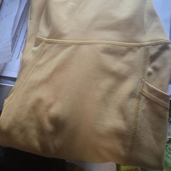 NWOT Colorfulkuala S M Buttery Yellow/Gold Leggings w pockets - Picture 8 of 8